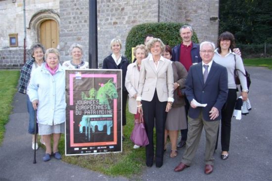 Membres de l'association avant la conférence.