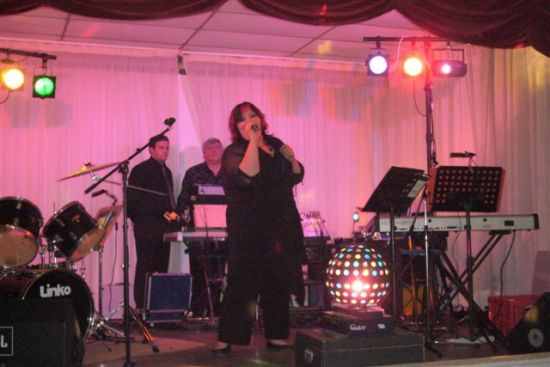 Pour finir la soirée, quelques chansons de Piaf, magistralement interprétées. 